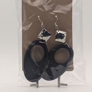 Black Oval Drop Earrings w/ Silver Hammered Accents Dangle Fashion Jewelry